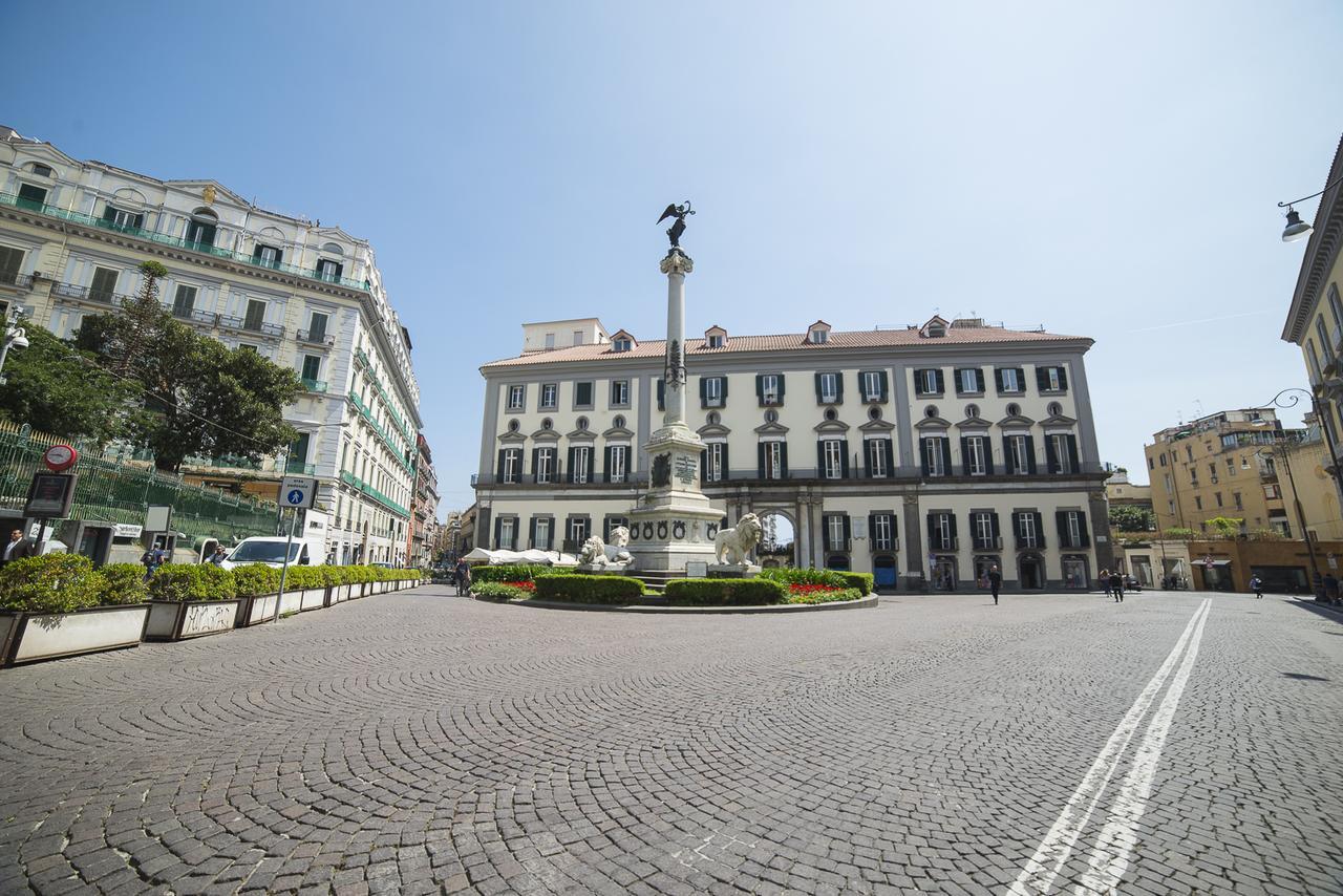 Bed and Breakfast Le Stanze Di Piazza Dei Martiri Neapel Exterior foto